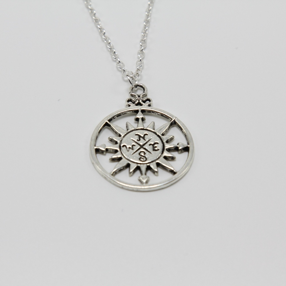 WOMEN'S CHAIN COMPASS NECKLACE - Picture 3 of 4